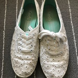 Keds Chillax Eyelet Sneakers